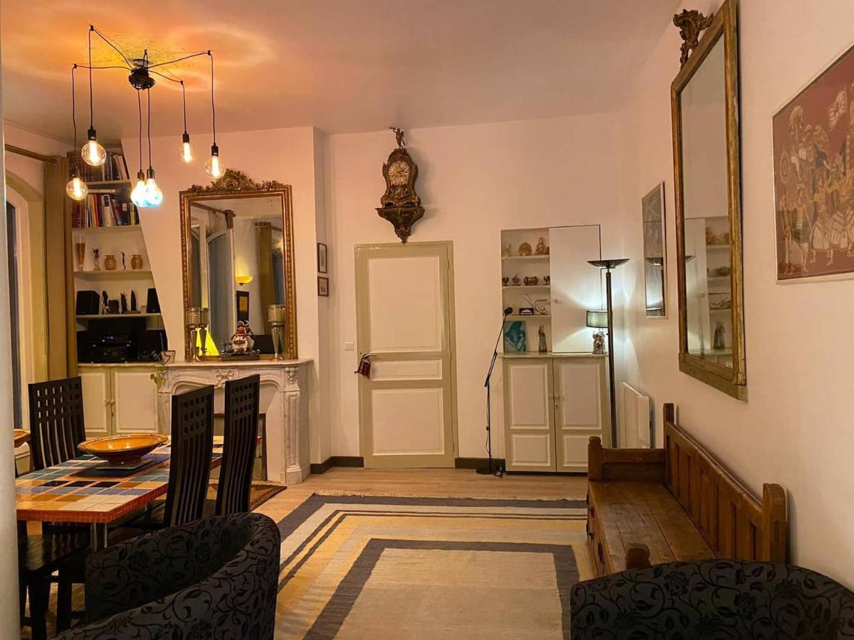 Romantic Apartment In Париж Екстериор снимка