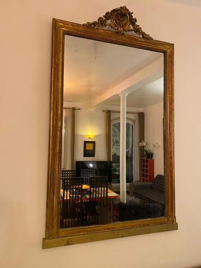 Romantic Apartment In Париж Екстериор снимка