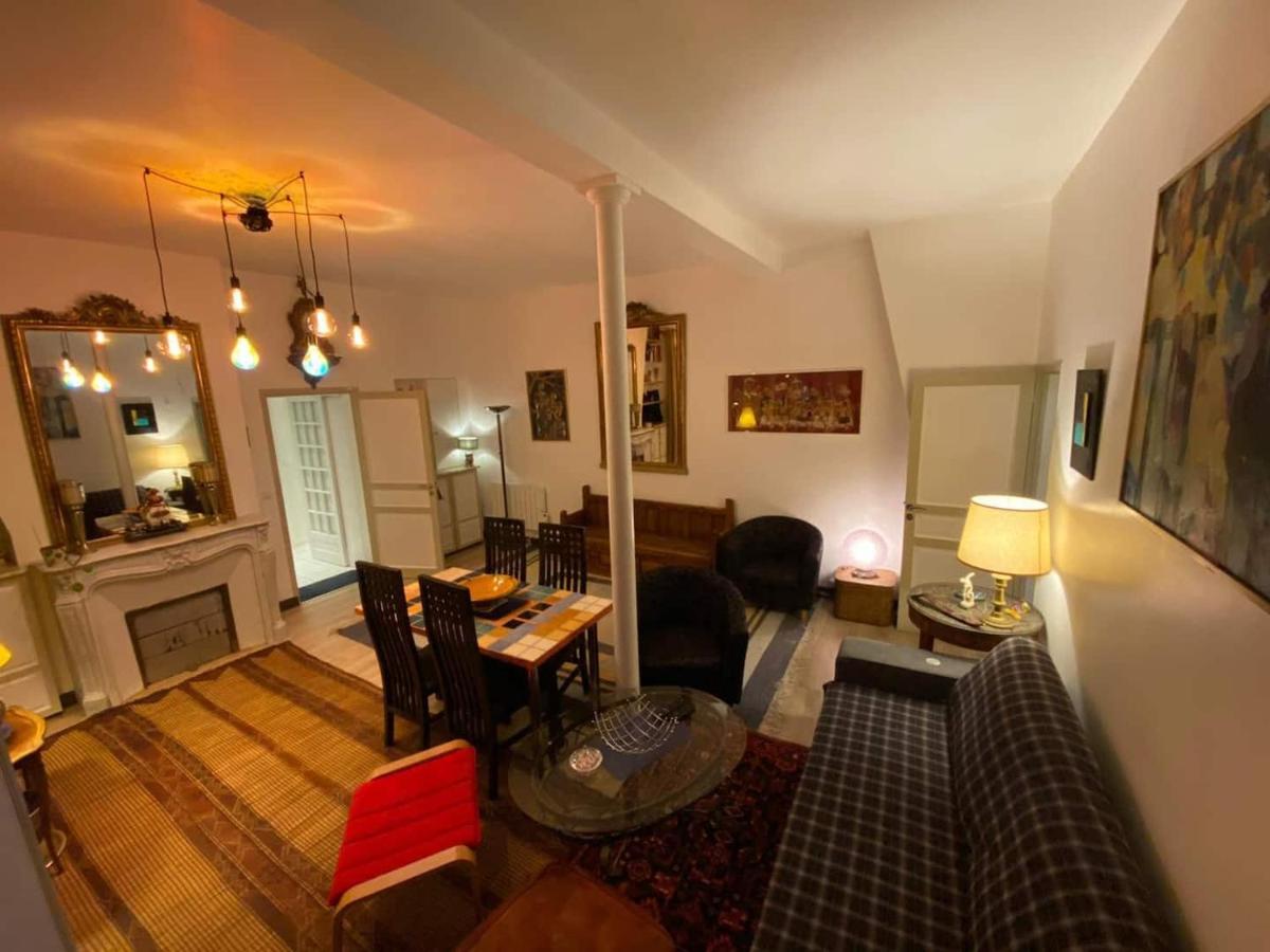 Romantic Apartment In Париж Екстериор снимка