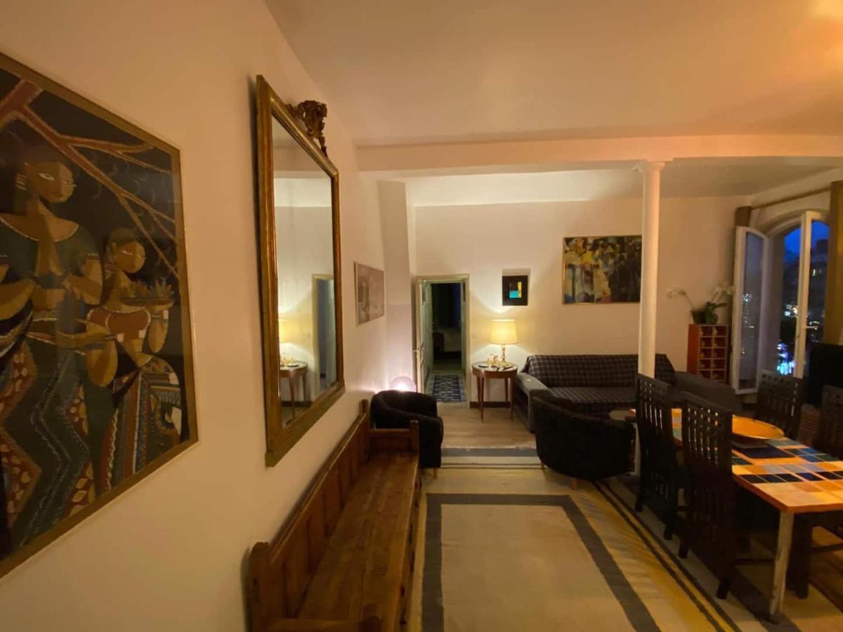 Romantic Apartment In Париж Екстериор снимка
