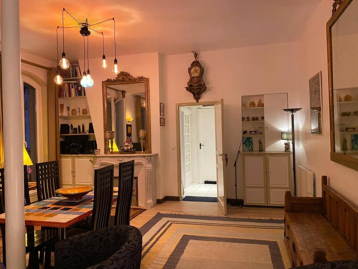 Romantic Apartment In Париж Екстериор снимка