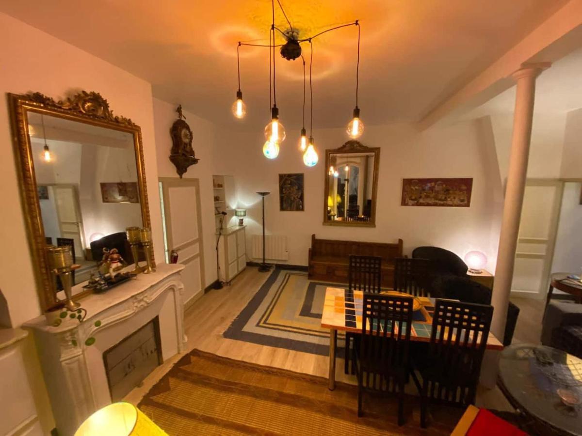 Romantic Apartment In Париж Екстериор снимка