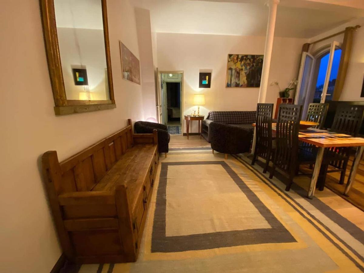 Romantic Apartment In Париж Екстериор снимка