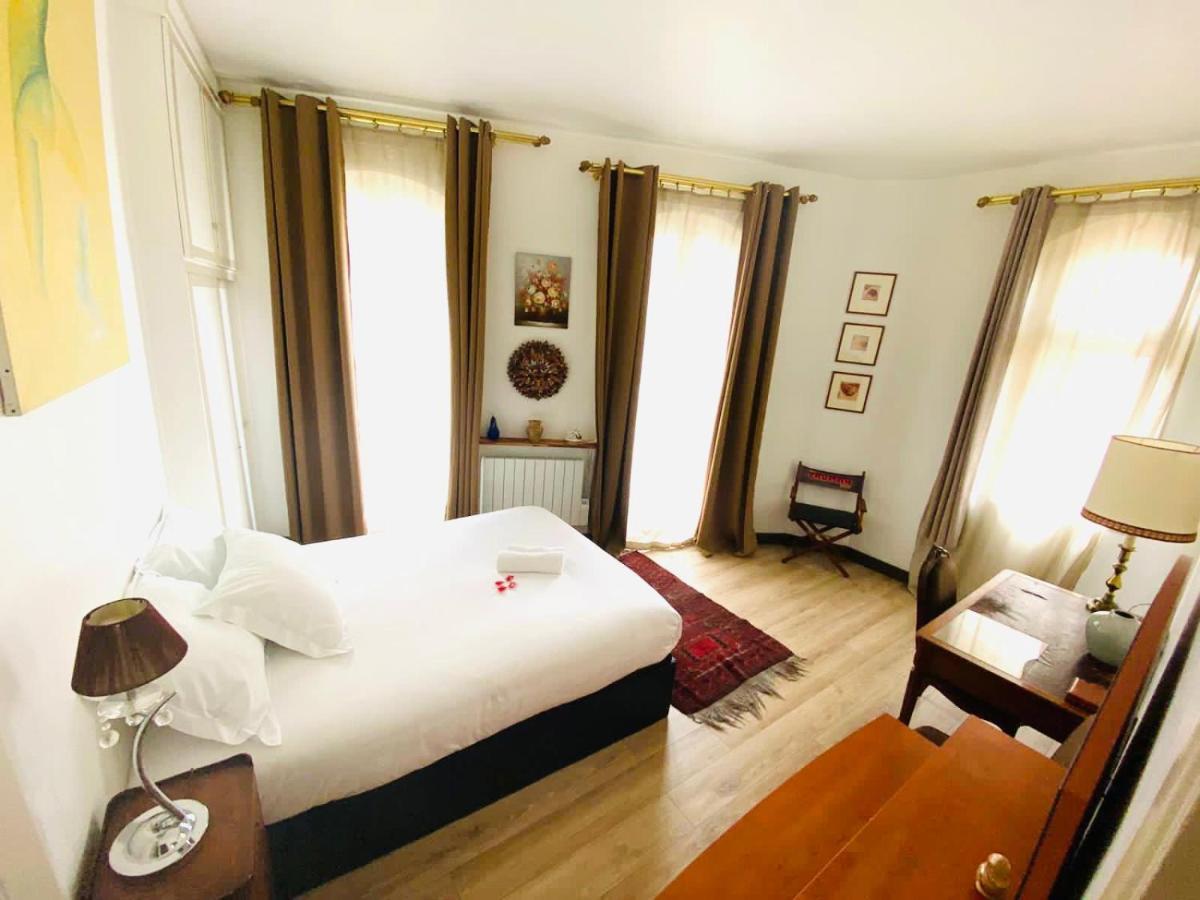 Romantic Apartment In Париж Екстериор снимка