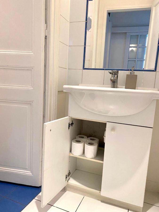 Romantic Apartment In Париж Екстериор снимка